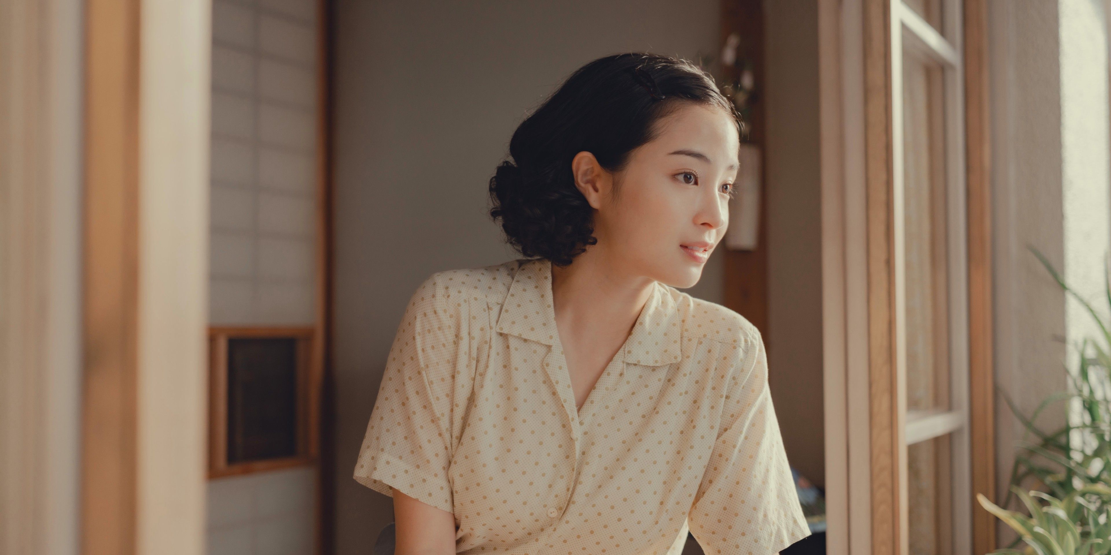 A Pale View Of Hills Review: Visually Stunning But Lacking Depth