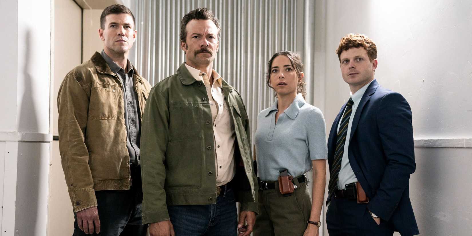 Austin Stowell, Kyle Schmid, Mariel Molino, Caleb Foote reunidos em NCIS: Origins temporada 1, episódio 3
