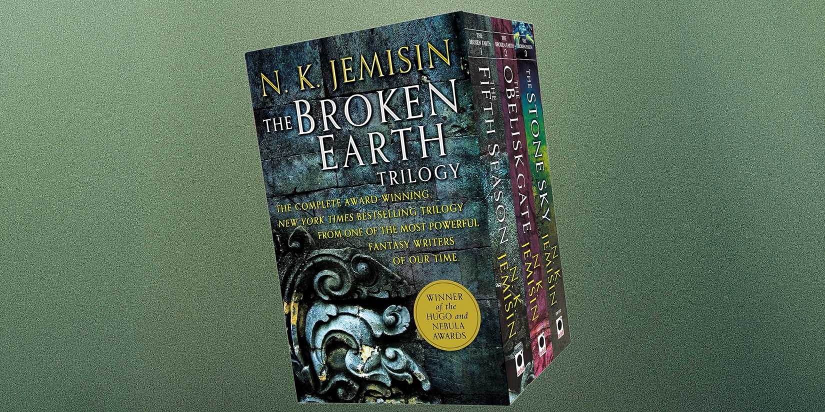 10 Fantasy Series That Rival A Song of Ice And Fire In Scope & Storytelling The Broken Earth Trilogy Box Set against a green background