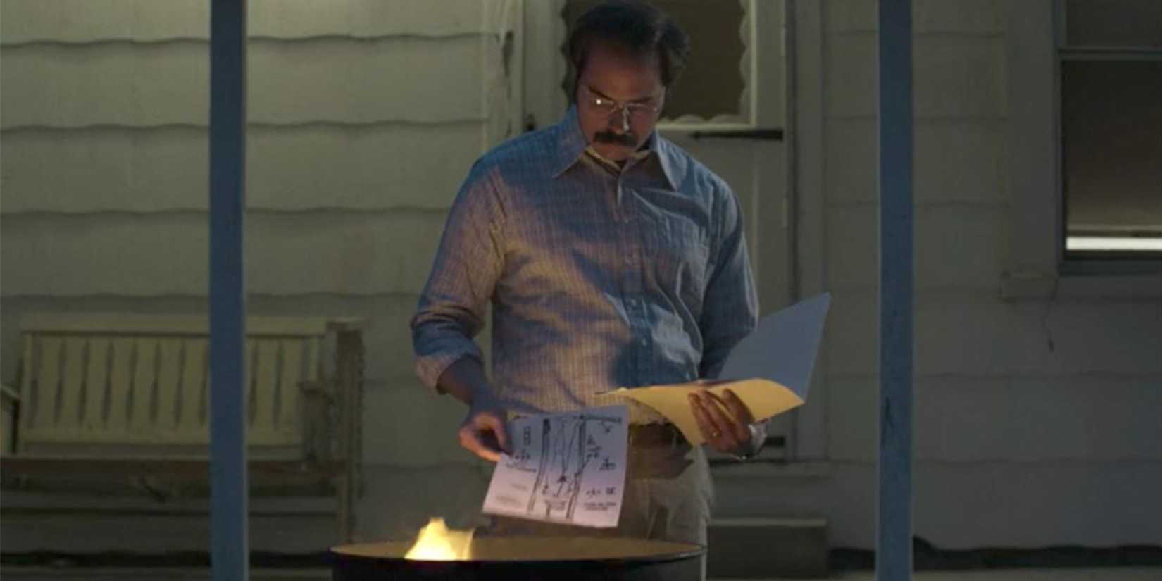 The BTK Killer burning his drawings in Mindhunter