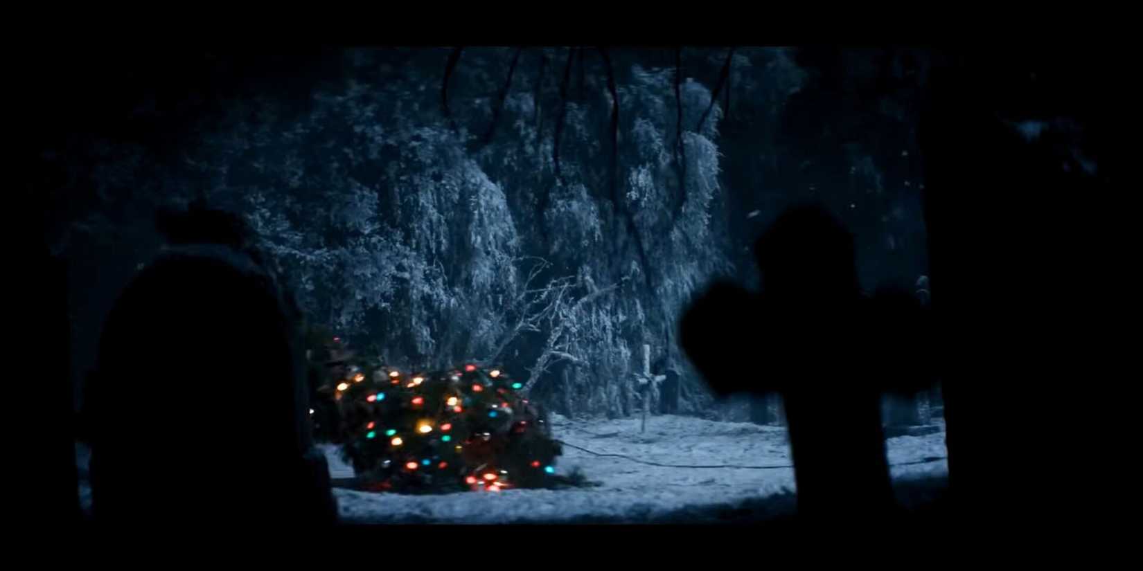 The christmas tree in the cemetary of Return of the Living Dead 2025