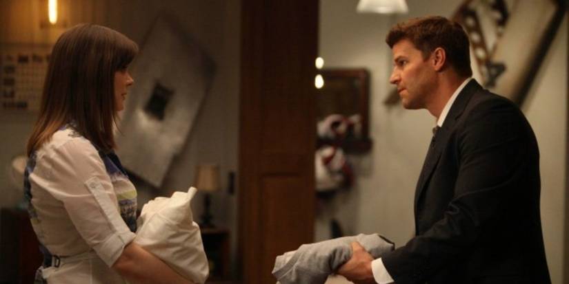 Booth and Brennan in Bones episode "The Hole in the Heart"
