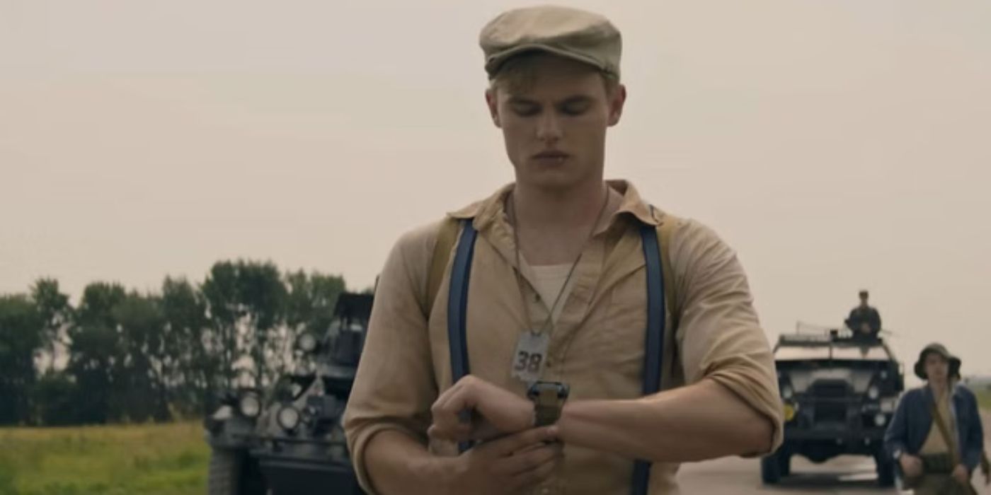 How The Long Walk's Dystopian World Compares To The Hunger Games Explained By Star