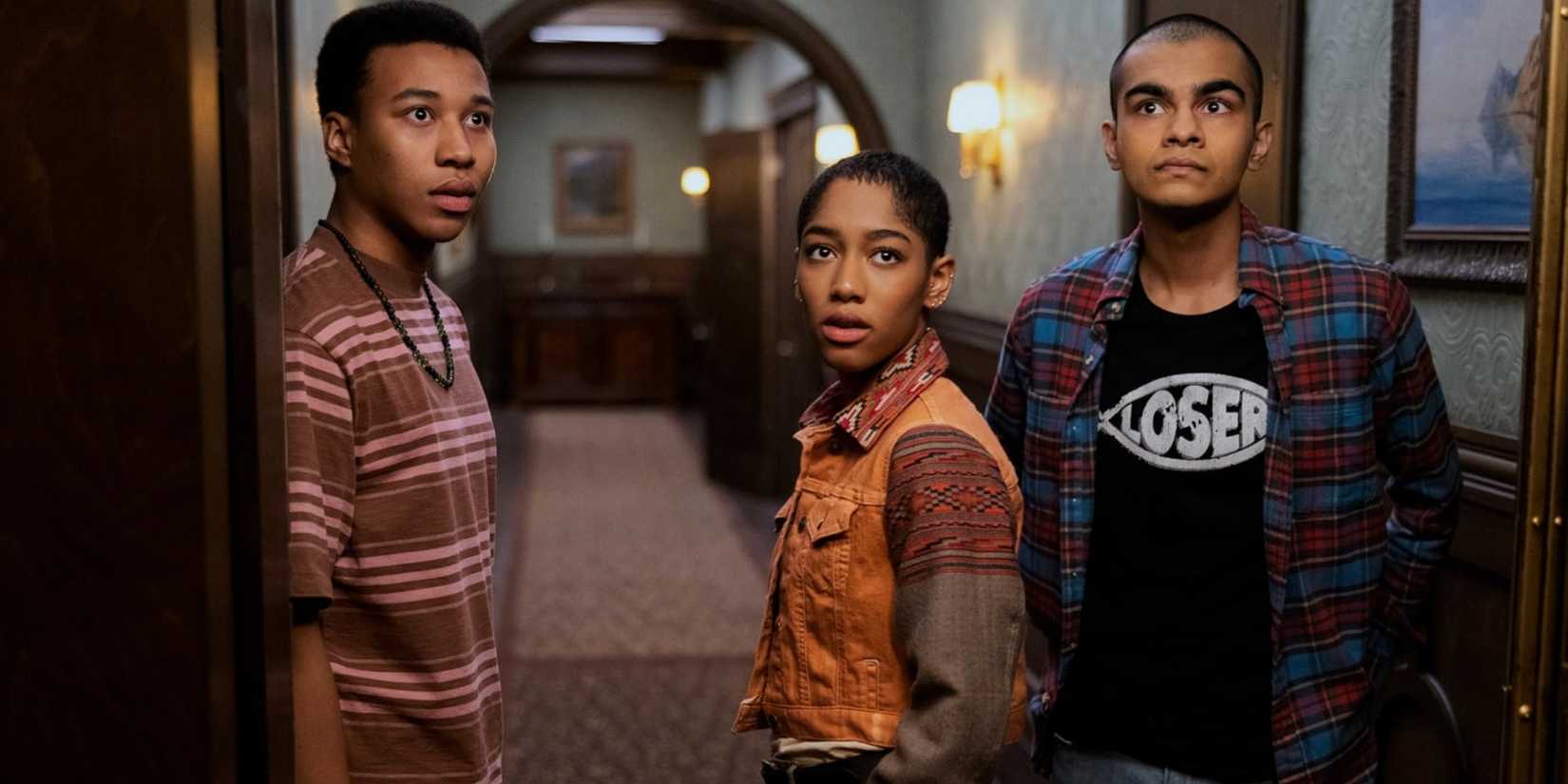 Sauriyan Sapkota, Iman Benson e William Chris Sumpter em The Midnight Club