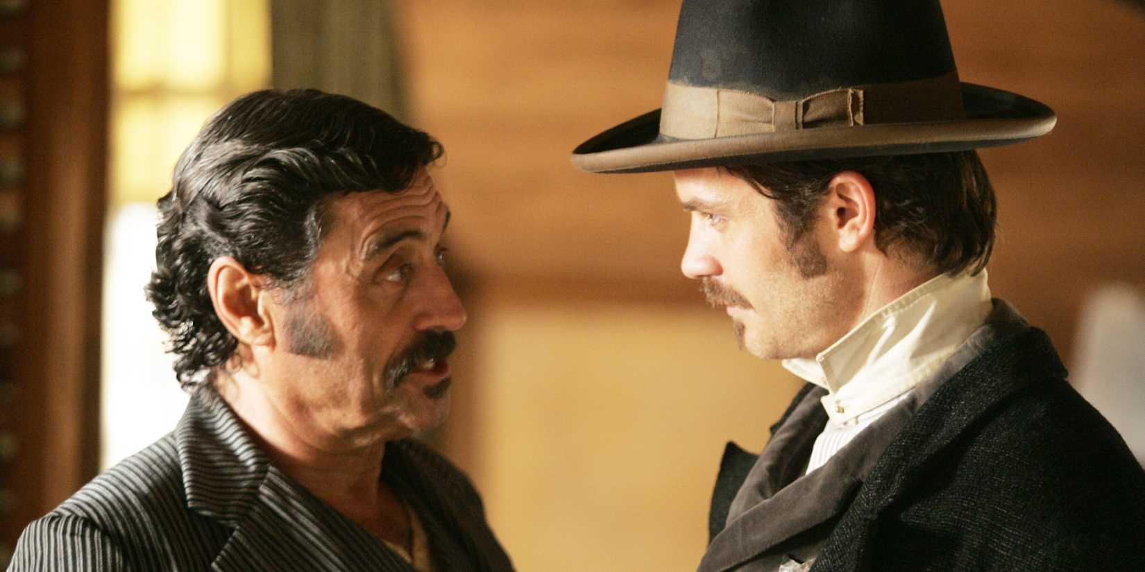 Timothy Olyphant e Ian McShane em Deadwood
