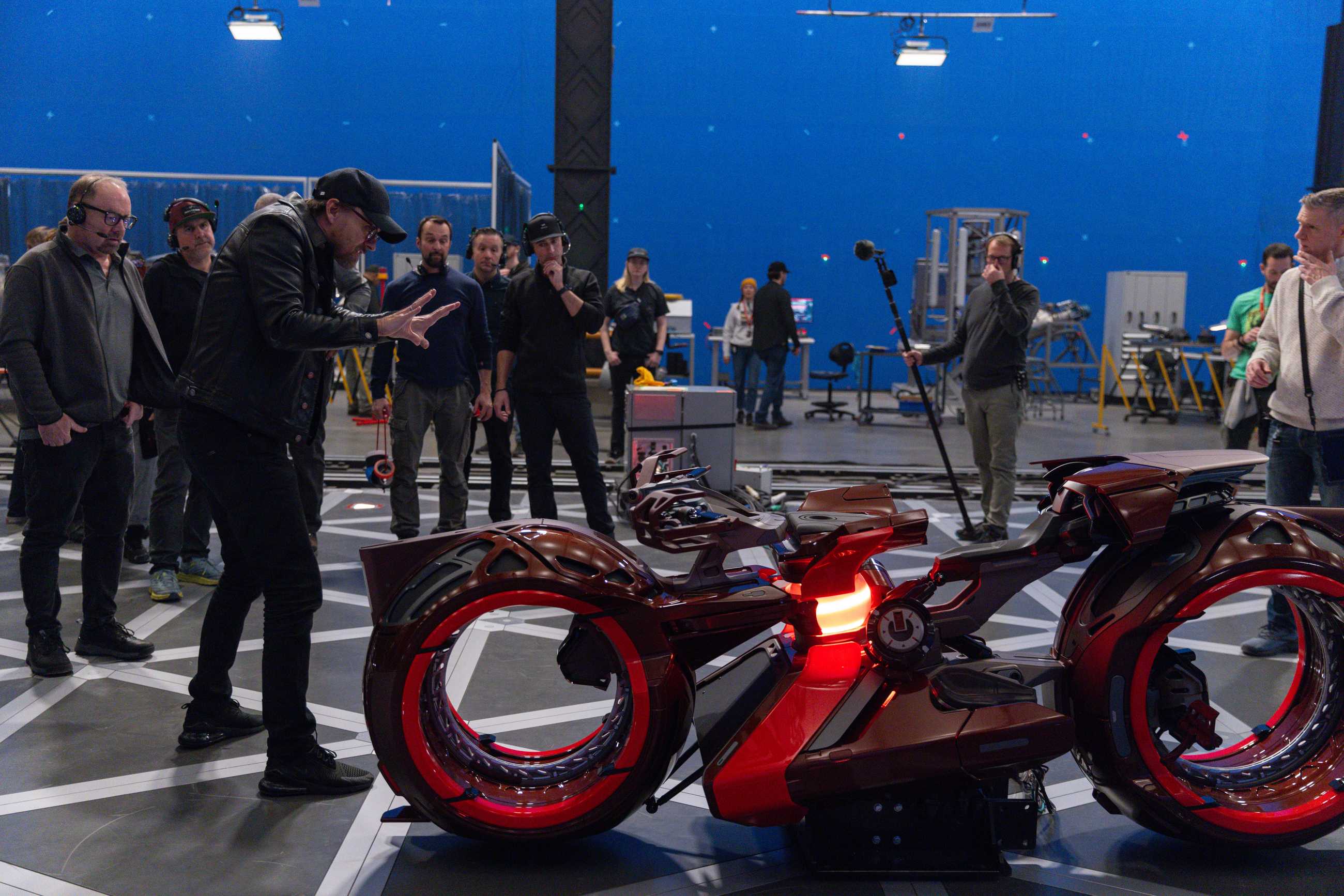 TRON Ares Set Visit PH๏τo Lighcycle Director Joachim Ronning