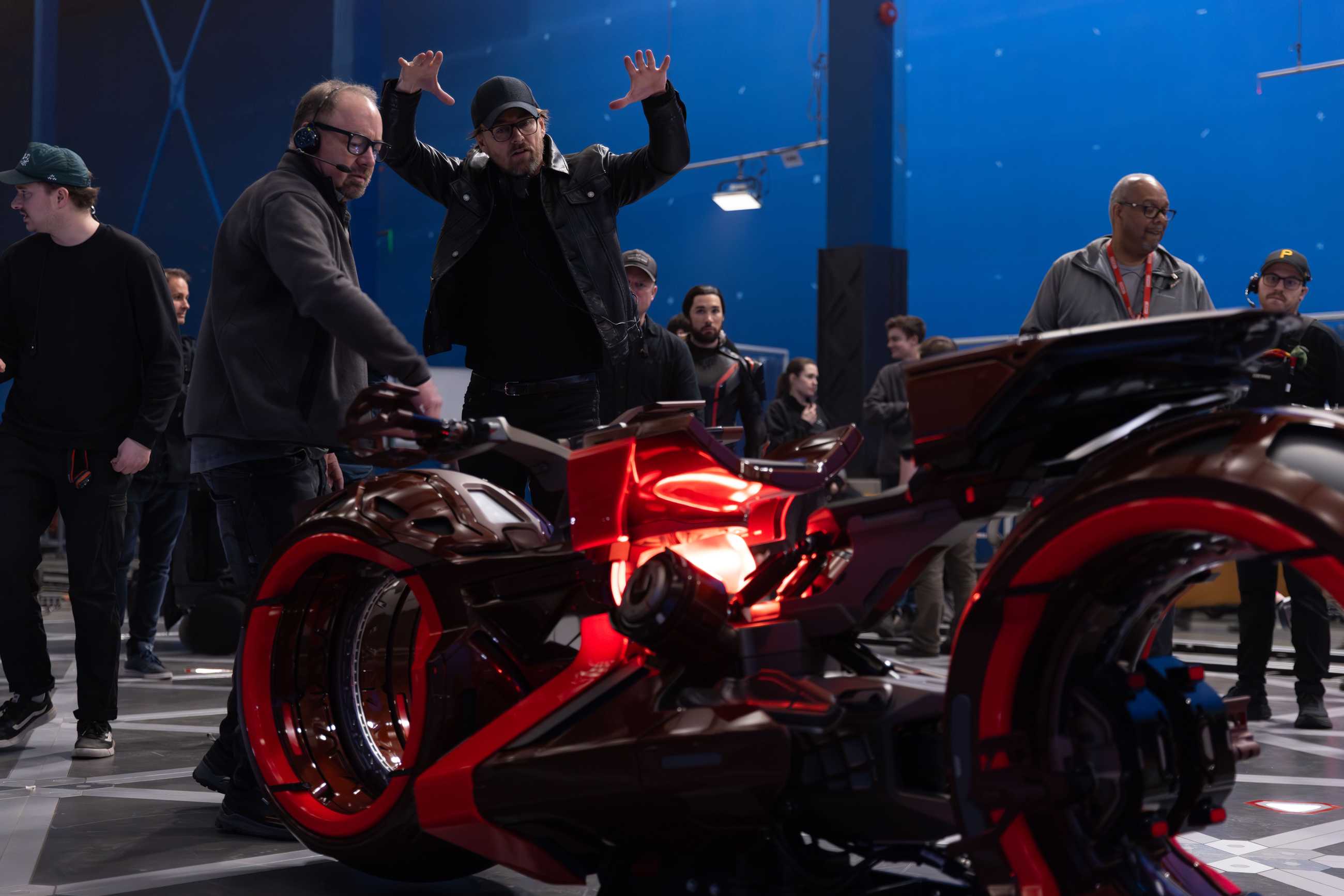 TRON Ares Set Visit PH๏τo Practical Lighcycle Director Joachim Ronning
