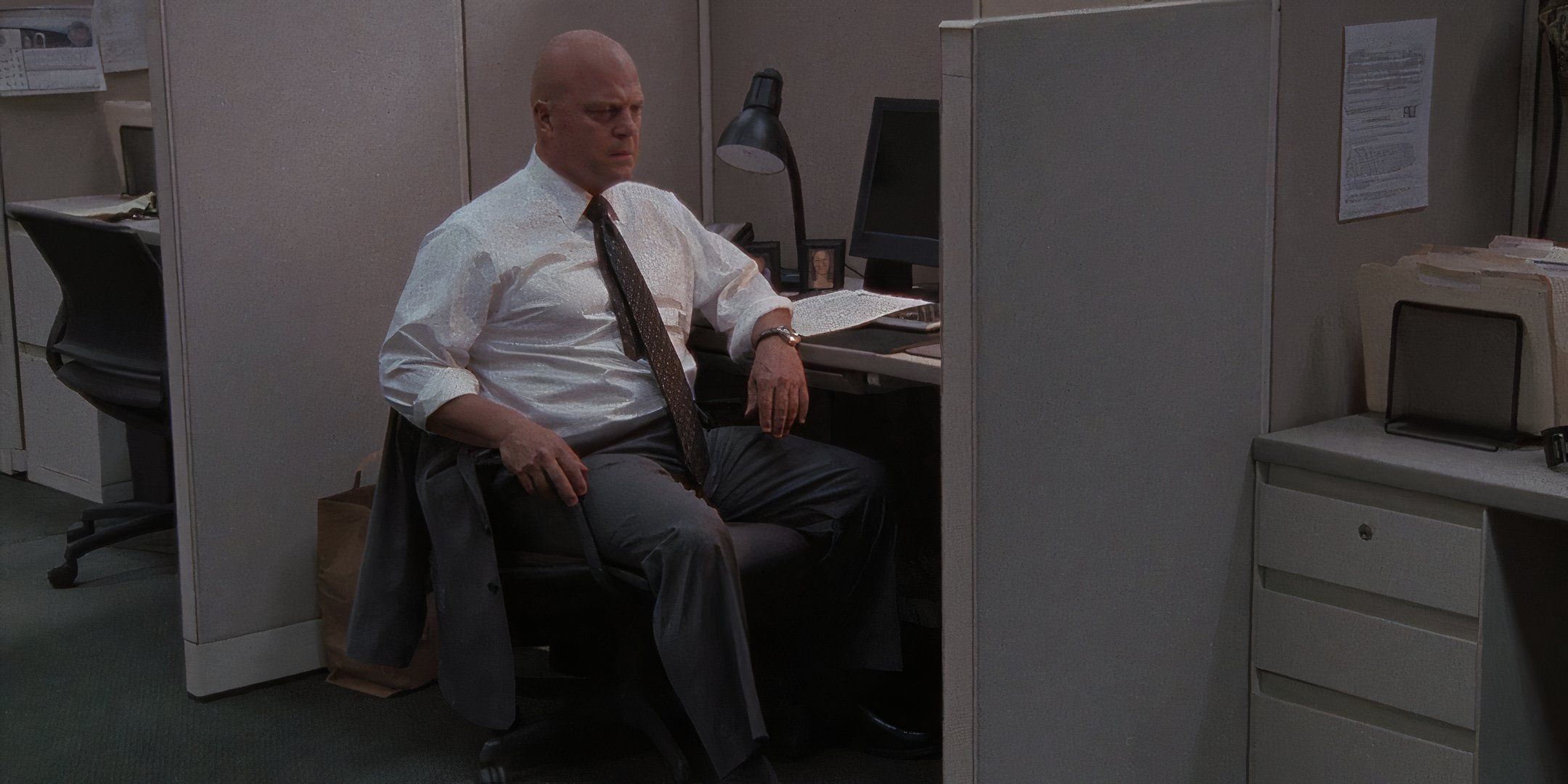 Vic at his desk job in the final episode of The Shield