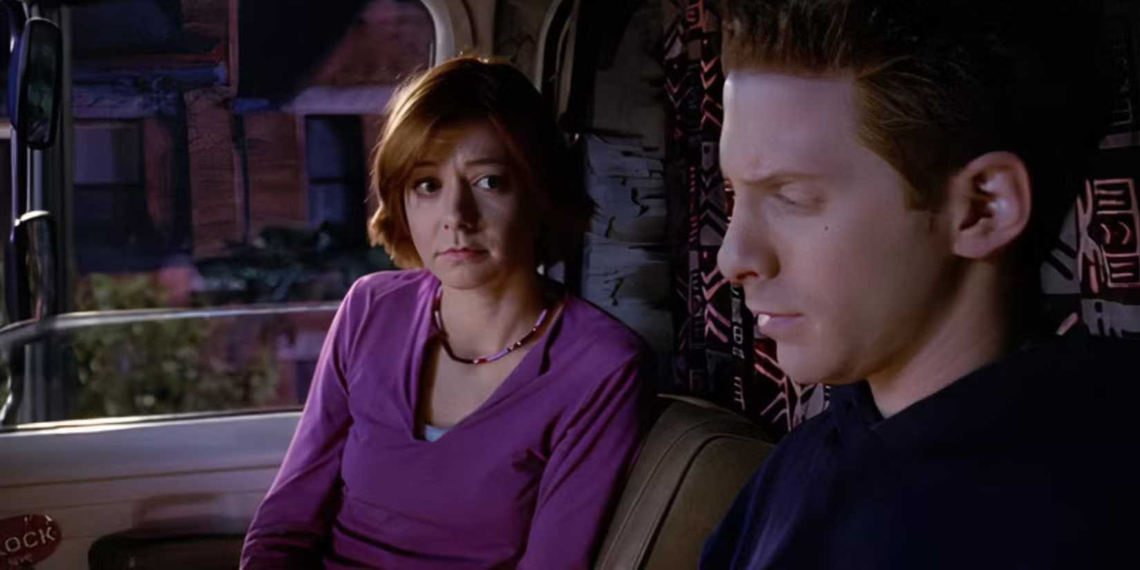 Willow (Alyson Hannigan) looking at Oz (Seth Green) in his van sadly in Buffy the Vampire Slayer season 4