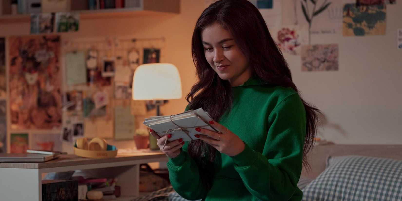 Kitty (Anna Cathcart) in XO, Kitty