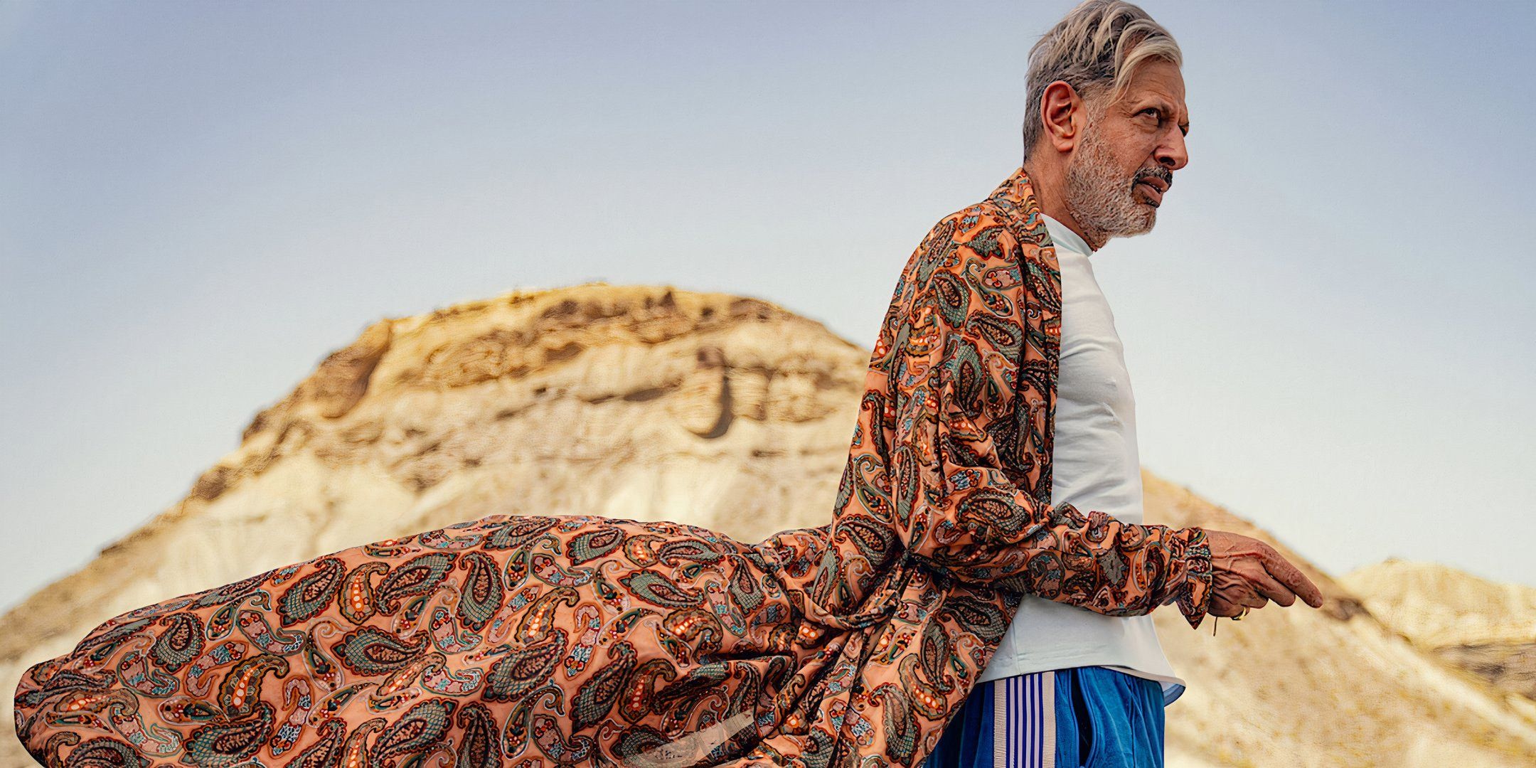 Zeus davanti a una montagna in Kaos