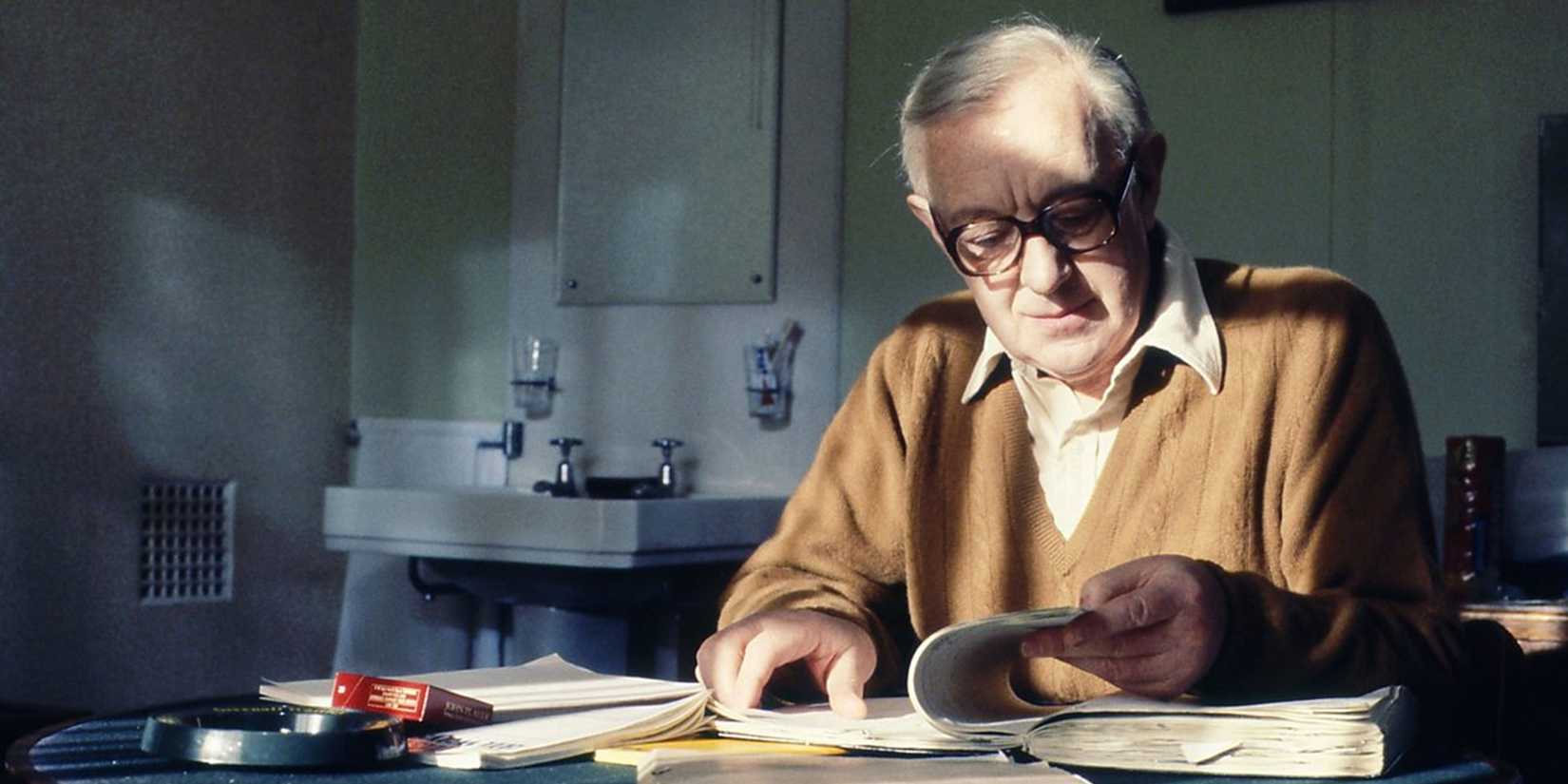 Alec Guinness como George Smiley en Tinker Tailor Soldier Spy 1979
