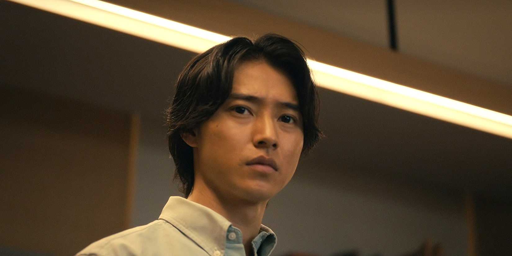 All 10 Alice In Borderland Characters & Their Alice In Wonderland Counterparts Explained Arisu in Alice in Borderland Season 3's Ending