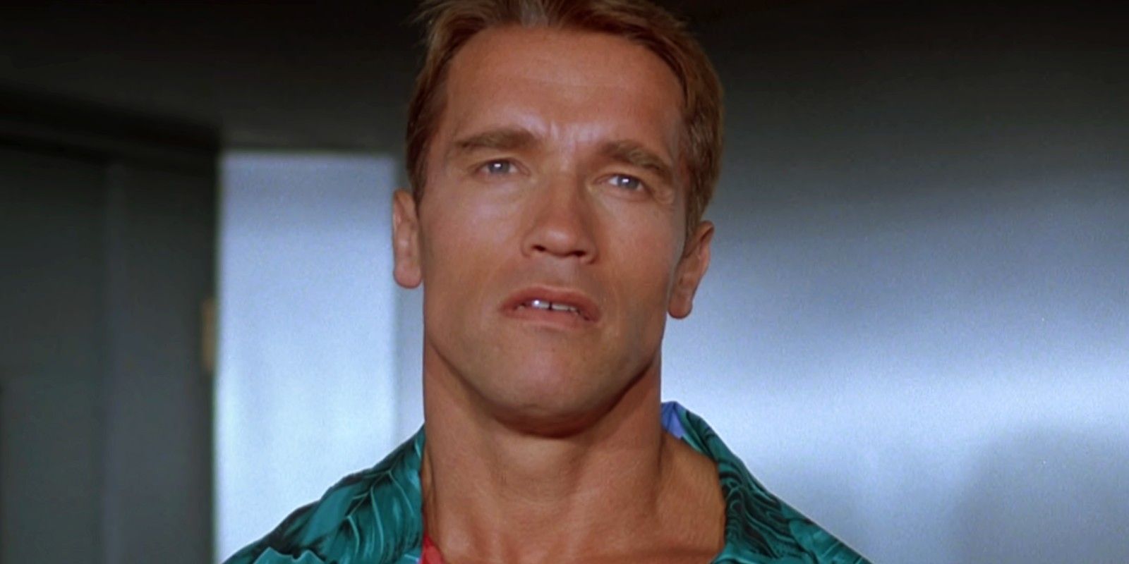 Netflix navdušuje s praznično romantično komedijo in odstranjuje klasiko Stephena Kinga