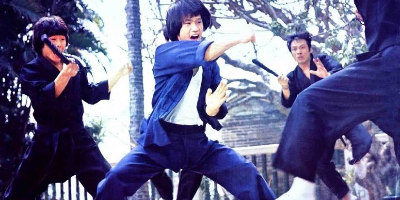 Bruce Le fights thugs in Way of the Dragon 2
