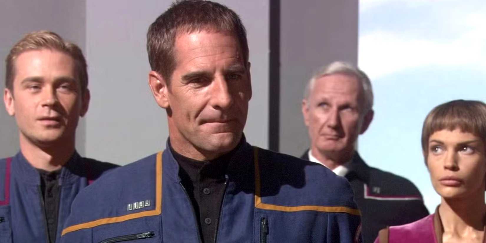 Star Trek: United - How Scott Bakula's Comeback Would Transform Archer Captain Archer smiling in Star Trek Enterprise finale