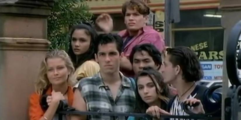 Top 10 Classic 90s TV Shows to Stream on Netflix Now