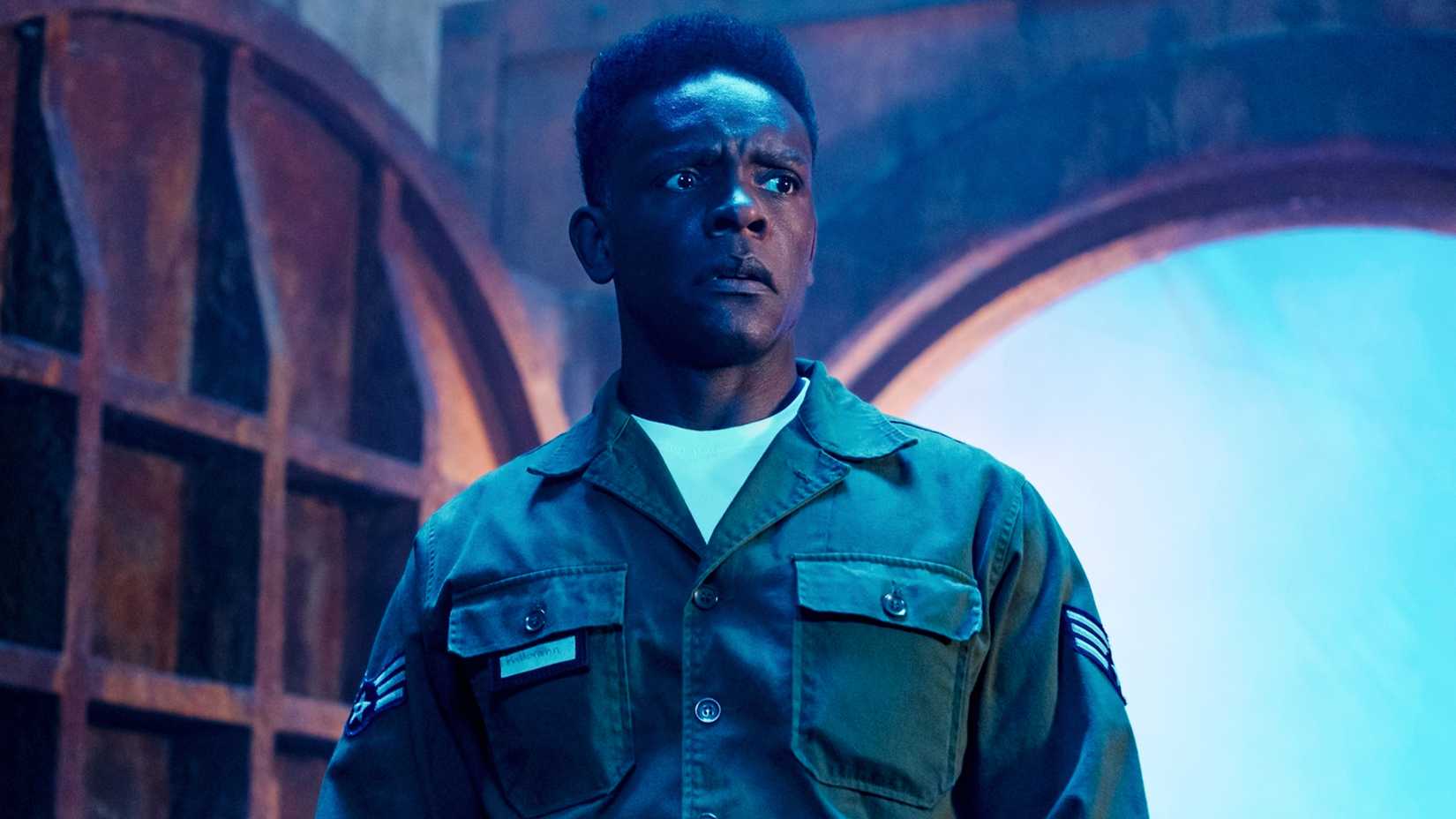 Chris Chalk como Dick Hallorann em Bem-Vindo a Derry