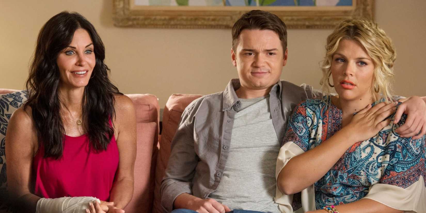Courteney Cox, Dan Byrd e Busy Philipps em Cougar Town