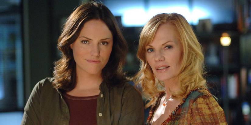 Jorja Fox as Sara Sidle and Marg Helgenberger as Catherine Willows in CSI