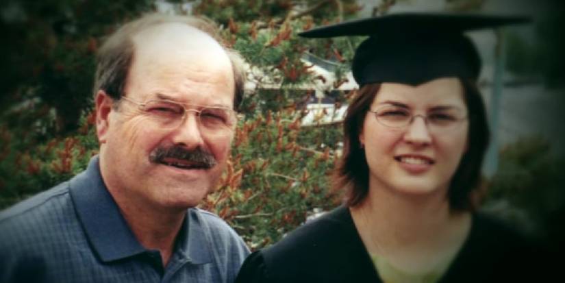 Dennis Rader em uma foto com a filha no documentário da Netflix Meu Pai, o Assassino BTK
