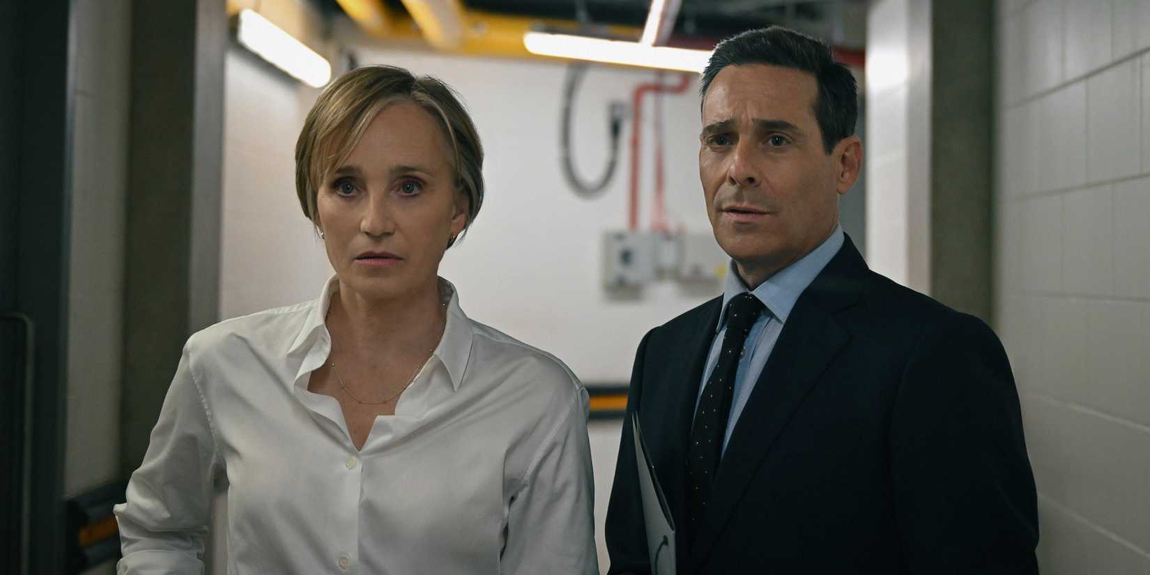 Diana Taverner e Claude Whelan em Slow Horses, temporada 5.