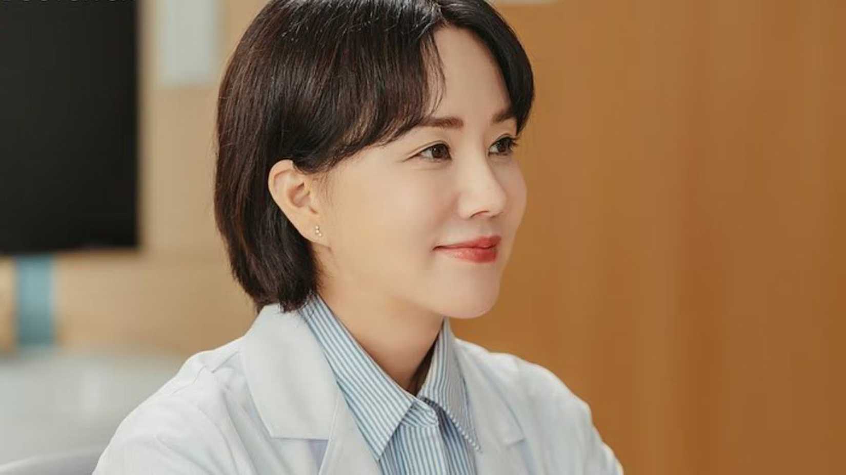 Uhm Jung-hwa como Cha Jeong-seok em Doutor Cha.