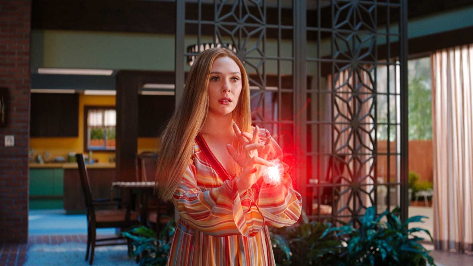 Elizabeth Olsen como Wanda Maximoff no episódio 4 de WandaVision