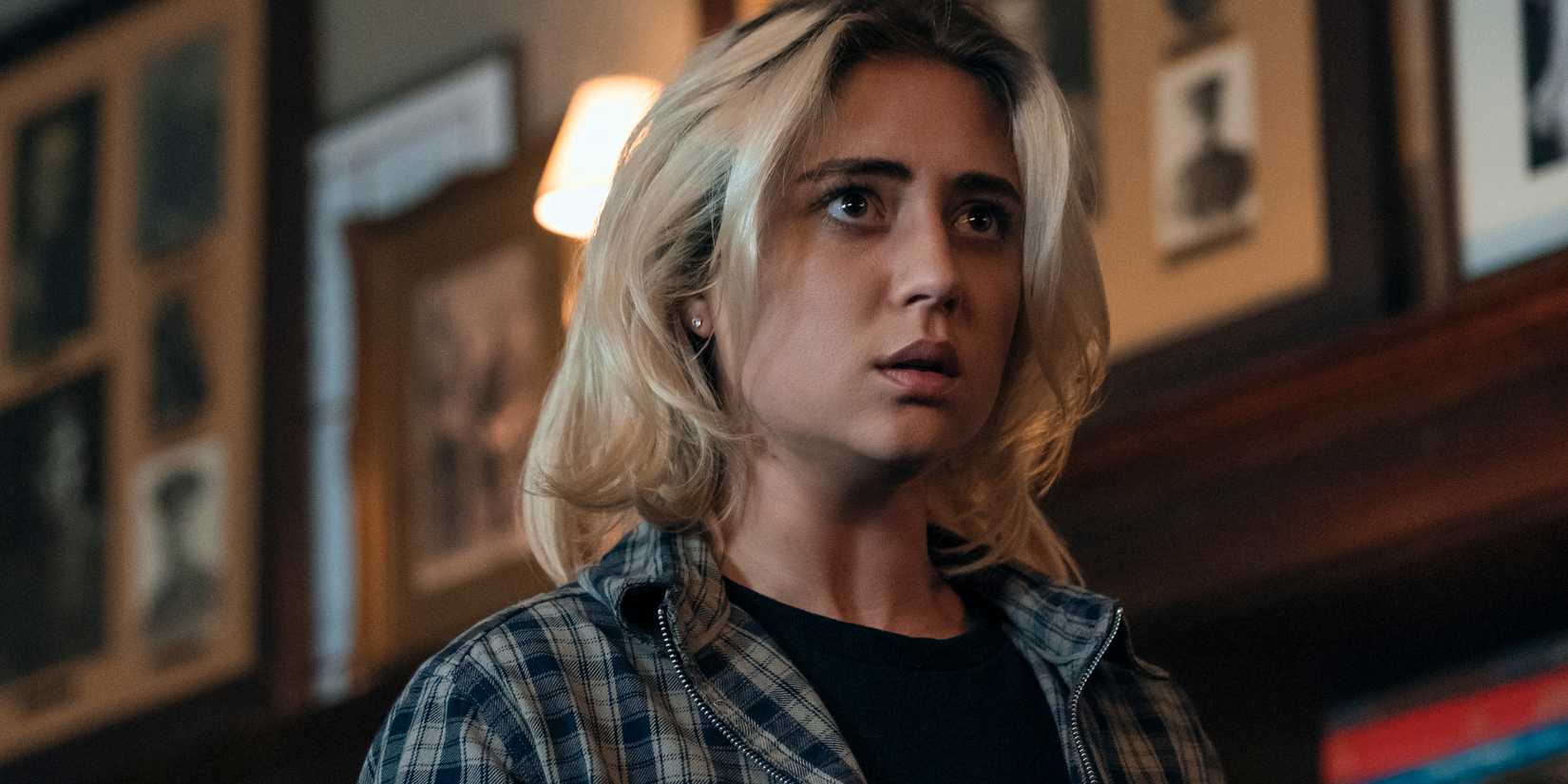 Lizze Broadway como Emma com uma expressão preocupada em Gen V temporada 2