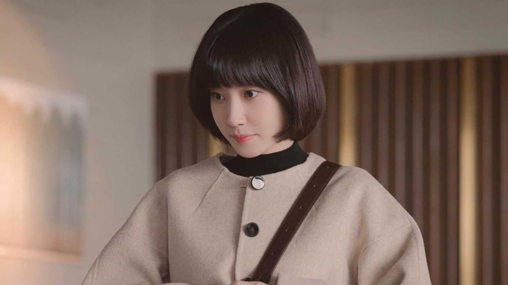Park Eun-bin como Woo Young-woo em Extraordinary Attorney Woo.