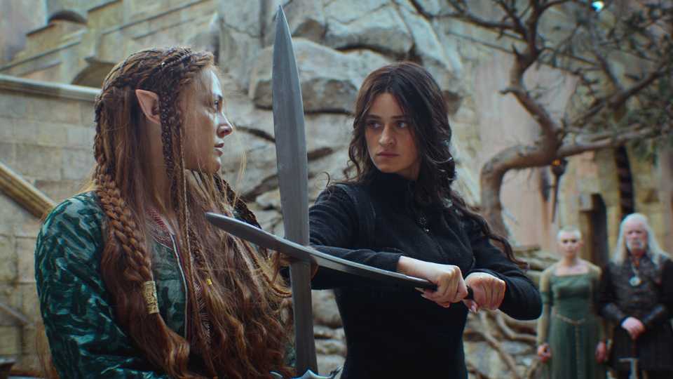 Francesca and Yennefer fighting with swords in The Witcher season 4