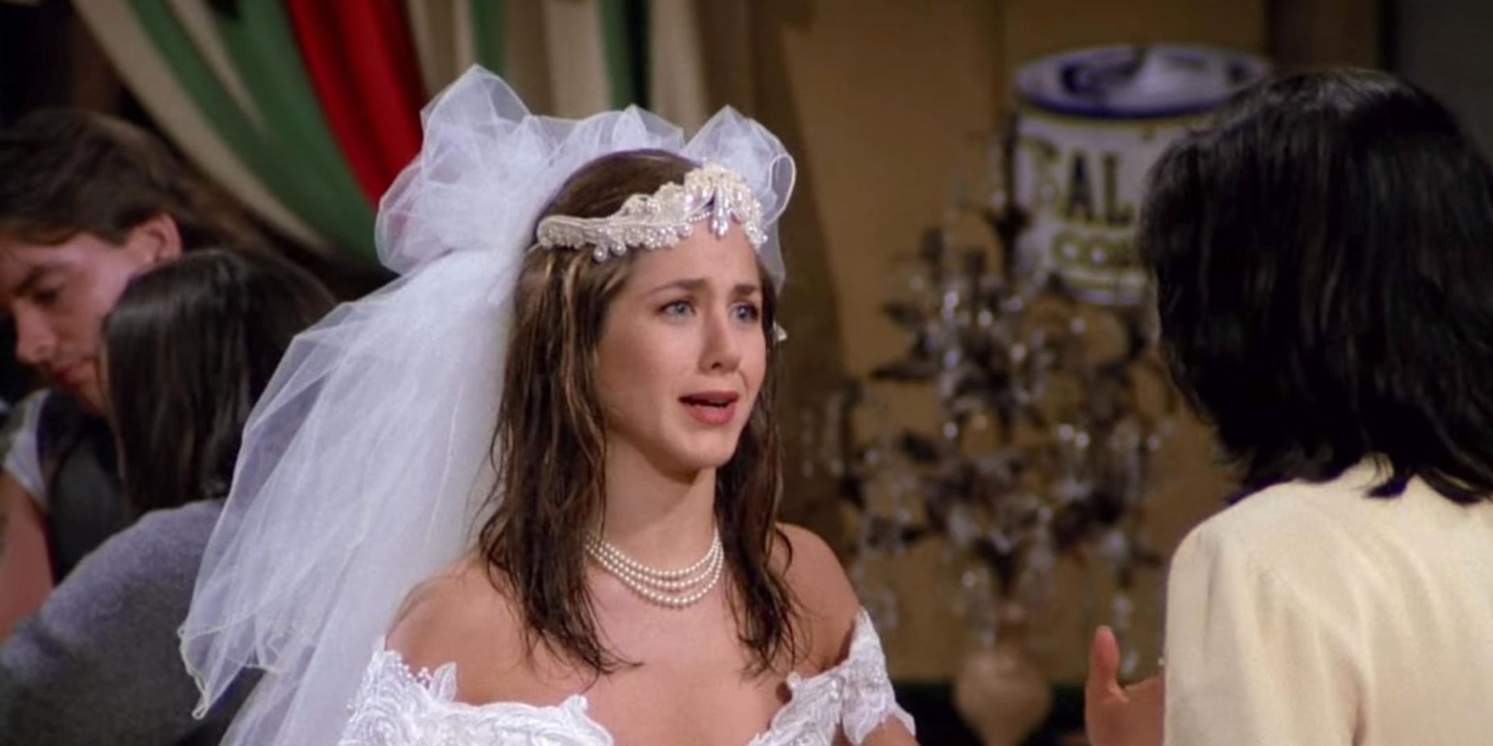 Rachel (Jennifer Aniston) e Monica (Courteney Cox) nel pilot di Friends