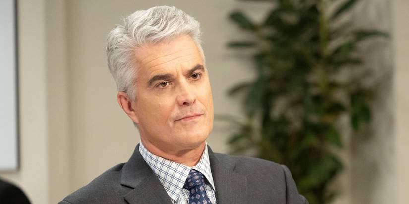 Ric Lansing, personagem de General Hospital, com expressão séria