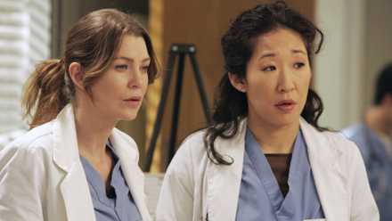 Cristina Yang (Sandra Oh) and Meredith Grey (Ellen Pompeo) in Grey's Anatomy.