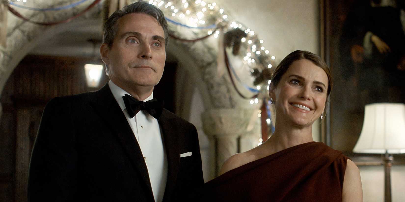 Hal and Kate dressed up in The Diplomat season 3