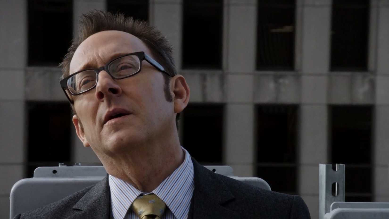 Harold Finch confuso em Person of Interest
