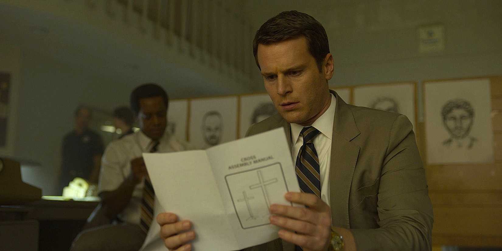 Holden (Jonathan Groff) em Mindhunter