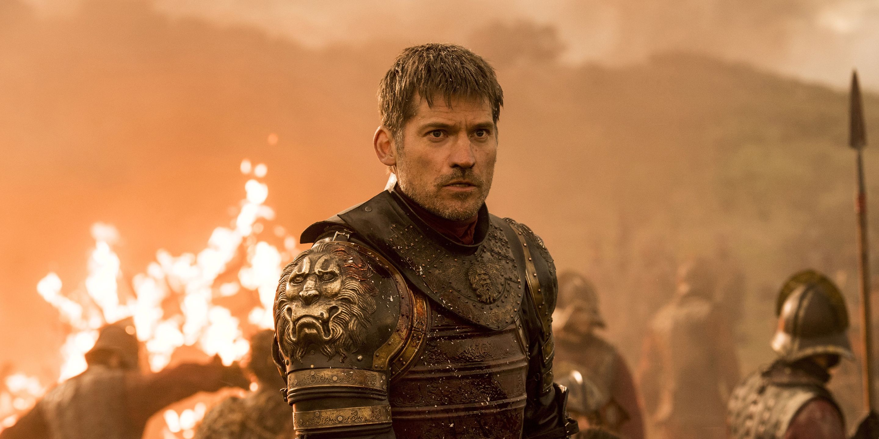 Jaime Lannister a cavalo em uma batalha em Game of Thrones