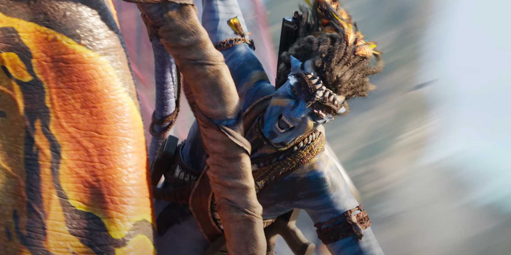 Jake Sully riding the Toruk during a battle in Avatar Fire and Ash