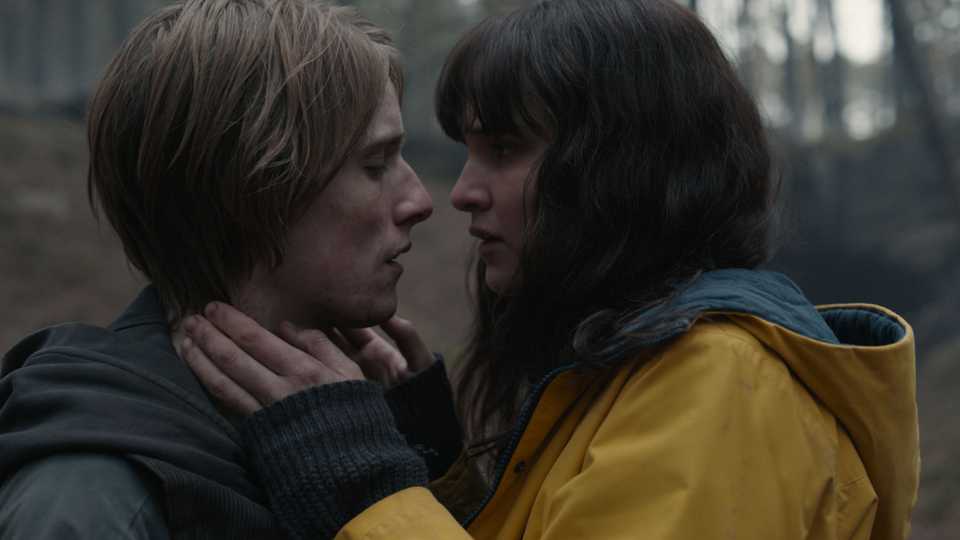 Jonas and Martha passionately staring at each other in Dark