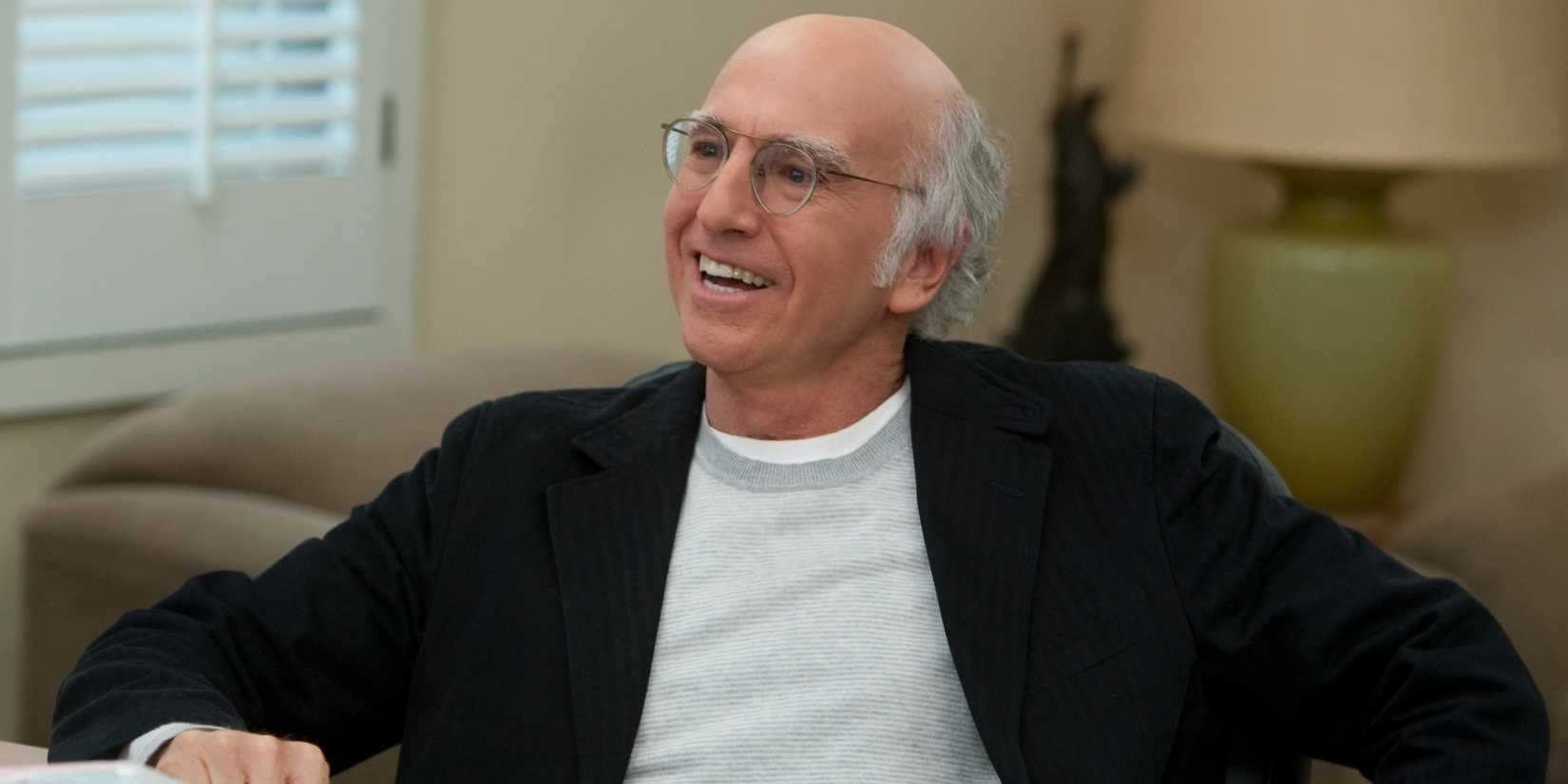 Larry David sorrindo em Curb Your Enthusiasm