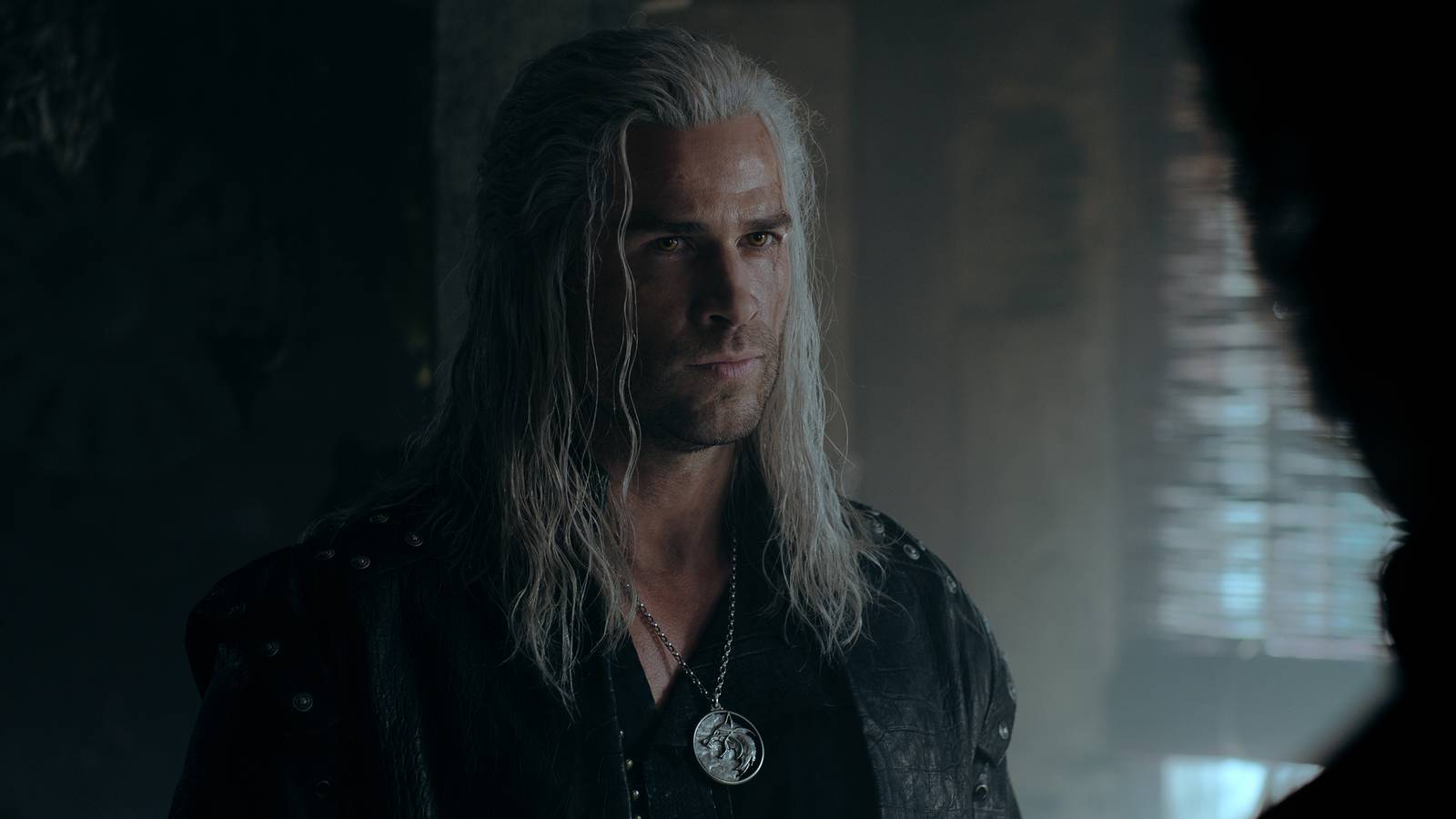 Witcher Cooker Liam Hemsworth's Geralt vs. Henry Cavill's: 6 Key Differences In The ...