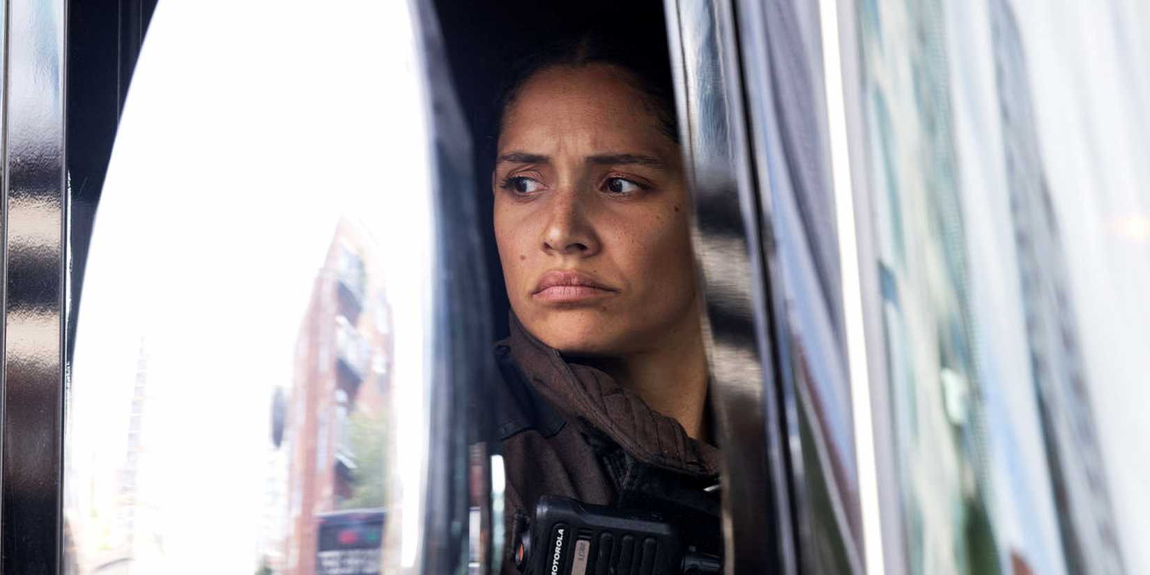 Miranda Rae Mayo como Stella Kidd em Chicago Fire, 14ª temporada, episódio 3