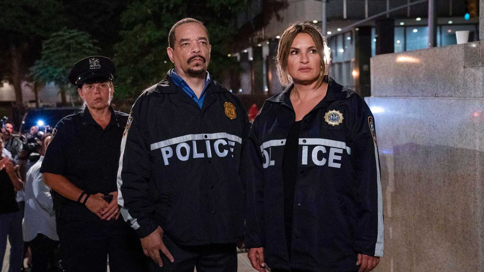 Olivia Benson and Odafin 'Fin' Tutuola staring at something offscreen in Law & Oder SVU