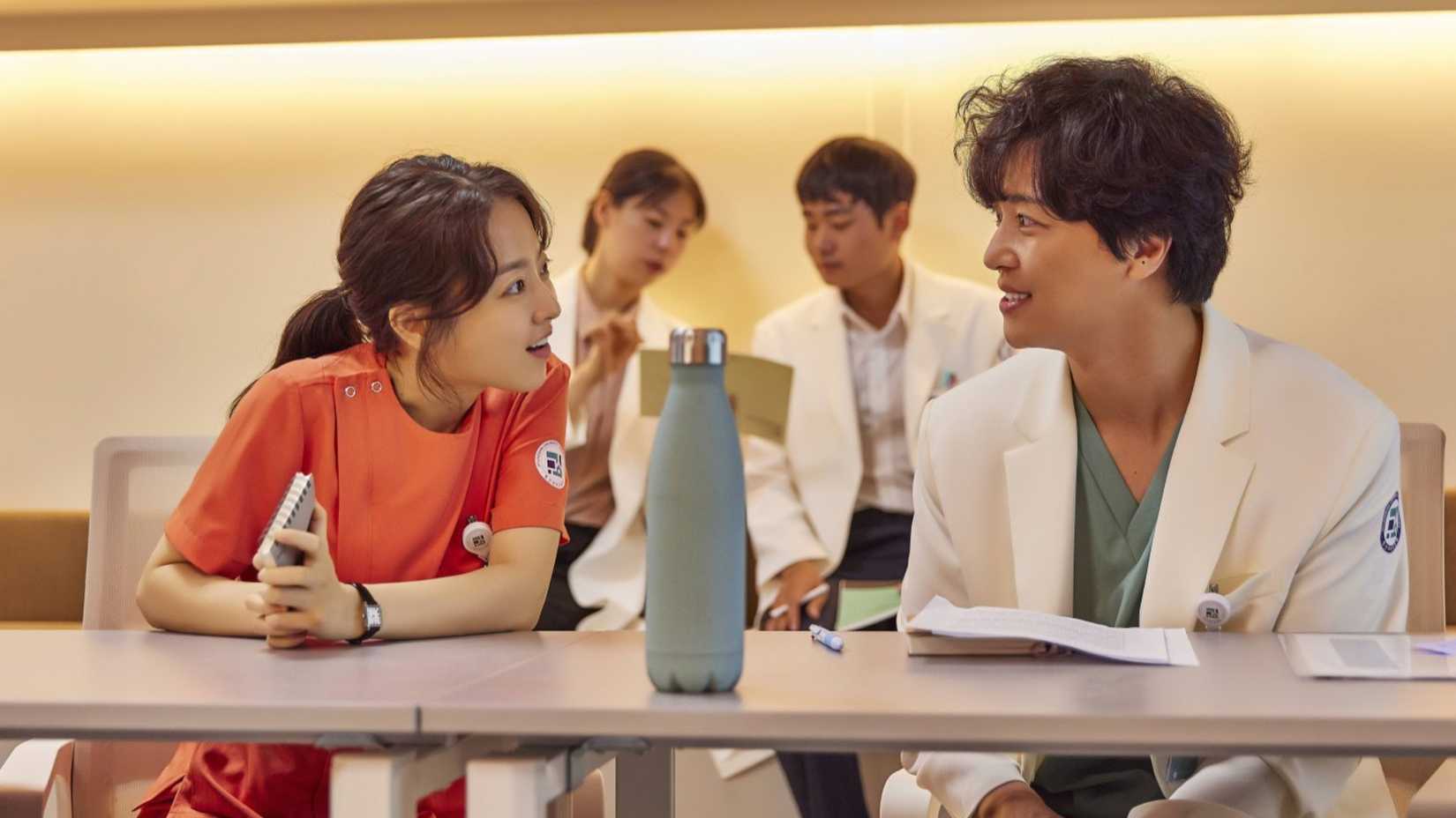 Netflix’s Unskippable 100% RT Medical Drama 1 Park Bo-young and Yeon Woo-jin in Daily Dose of Sunshine