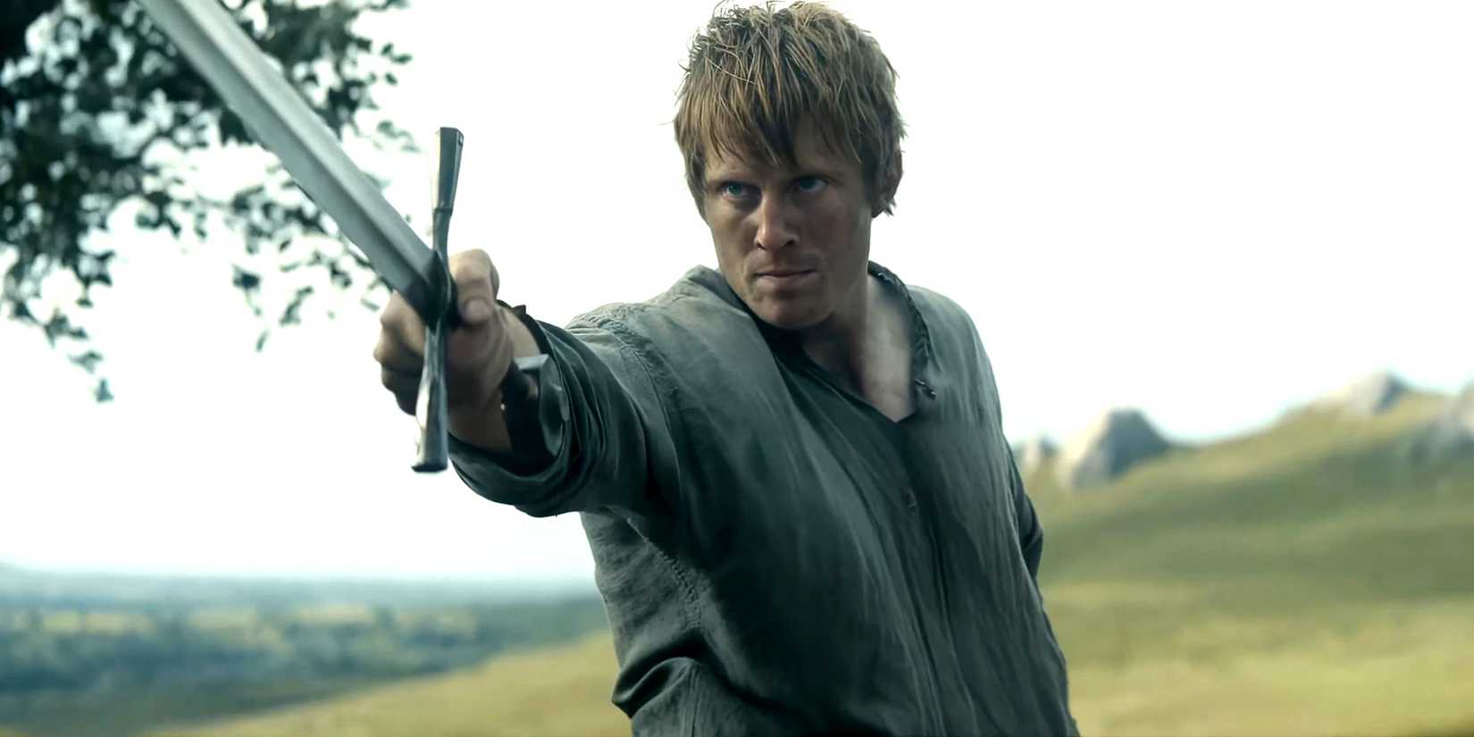 Ser Duncan apontando sua espada em A Knight of the Seven Kingdoms