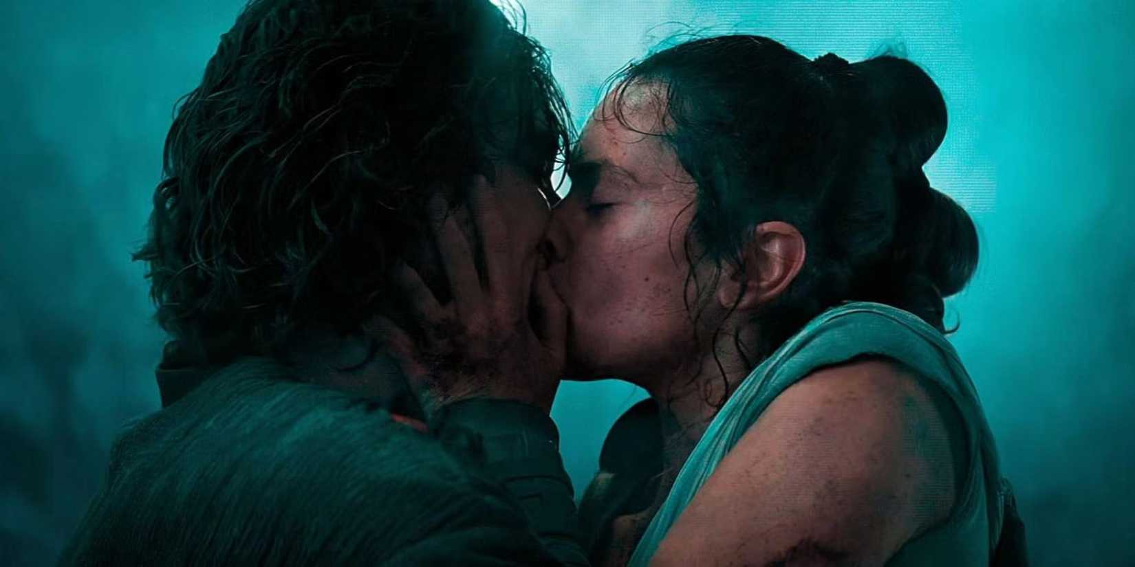 Rey and Kylo Ren kissing from Rise of Skywalker