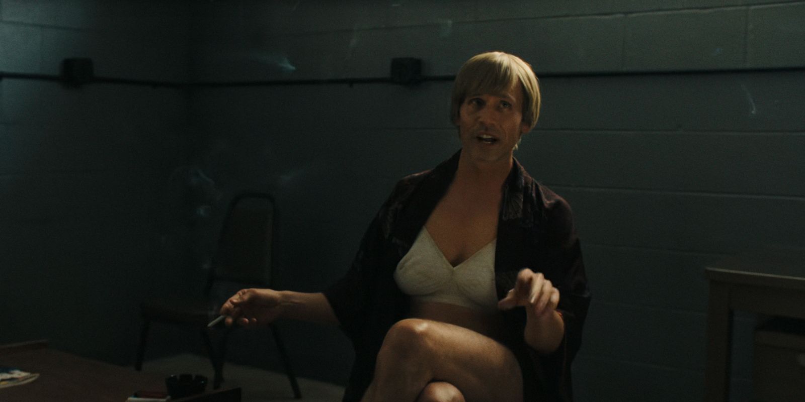 Richard Speck usando lingerie em 'Monster: The Ed Gein Story'