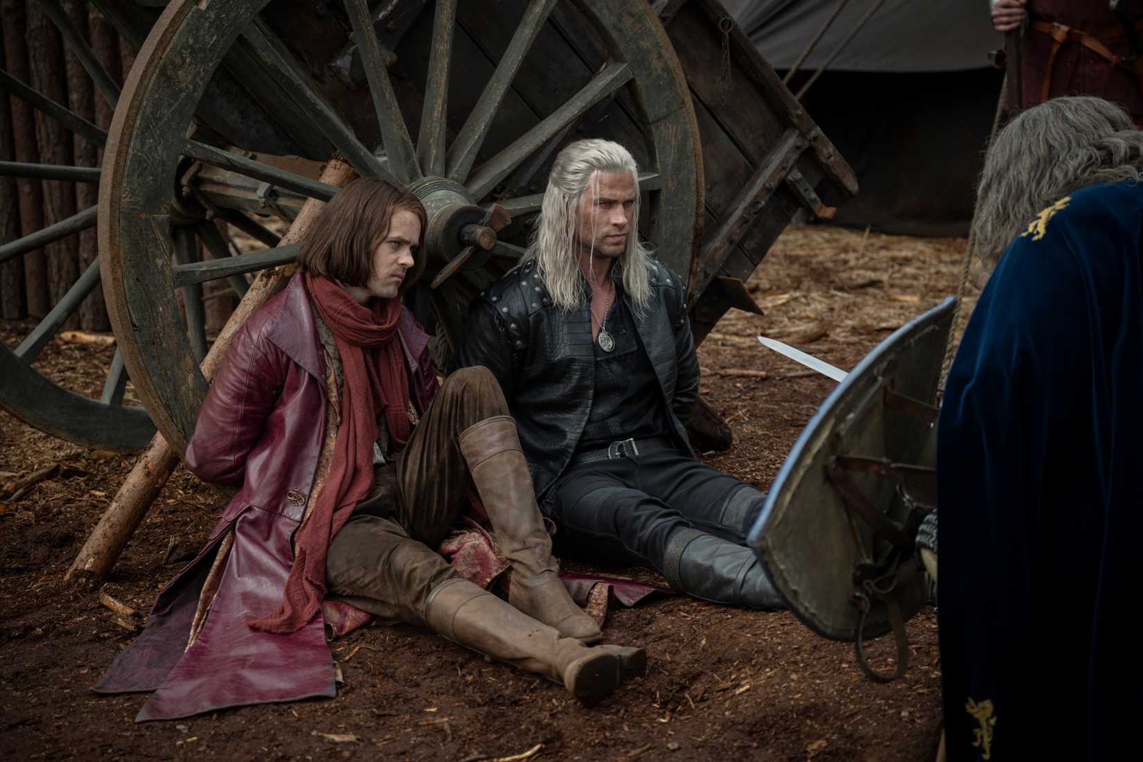 Liam Hemsworth on Changing Henry Cavill in The Witcher Season 4 Liam Hemsworth on Changing Henry Cavill in The Witcher Season 4