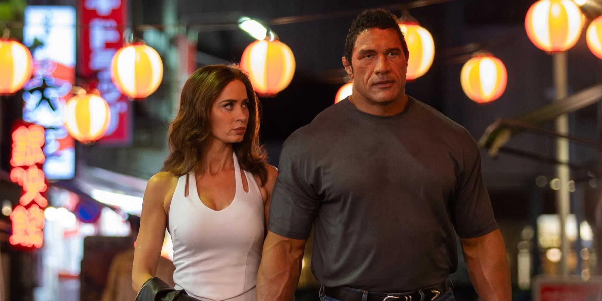 Emily Blunt e Dwayne Johnson em 'Jungle Cruise'.